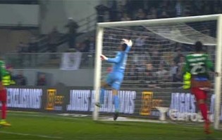 Charles Marcelo brilha em defesa espetacular e em outras duas intervenções – Vitória SC 1-0 CS Marítimo