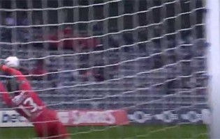 Daniel Guimarães faz defesa vistosa após cometer grande penalidade – CD Nacional 3-2 CD Tondela