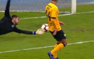 Diogo Costa responde em duas defesas vistosas – FC Porto B 1-1 FC Famalicão