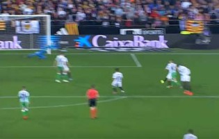 Jaume Doménech evita vários golos em defesas vistosas rumo à final – Valencia CF 1-0 Bétis