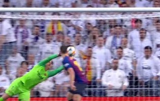 Marc-André Ter Stegen defende em última instância até brilhar em voo – Real Madrid CF 0-3 FC Barcelona