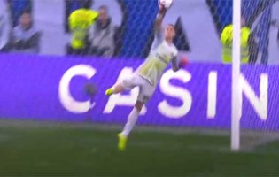 Odisseas Vlachodimos garante três pontos em sequência de defesas – FC Porto 1-2 SL Benfica