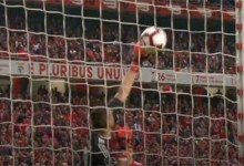 Odisseas Vlachodimos voa em defesa espetacular – SL Benfica 1-0 CD Tondela