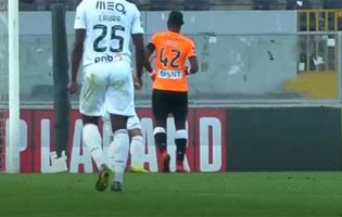 Rafael Bracali faz duas defesas espetaculares em lances de visibilidade – Vitória SC 3-1 Boavista FC