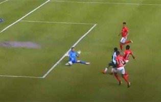 João Lopes da Silva estreia-se na Liga e fecha a baliza em duas defesas – CD Santa Clara 0-0 Vitória FC