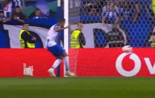 Marco Rocha faz defesa espetacular em situação de chance reduzida – FC Porto 1-0 CD Santa Clara