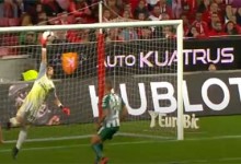 Odisseas Vlachodimos voa para negar golo em defesa vistosa – SL Benfica 4-2 Vitória FC
