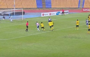 Ricardo Ribeiro comete e defende penalti além de várias defesas – FC Porto B 1-1 FC Paços de Ferreira