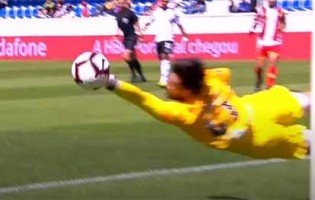 André Ferreira destaca-se em três intervenções – CD Feirense 2-1 CD Aves