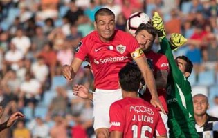Marco Rocha renova pelo CD Santa Clara