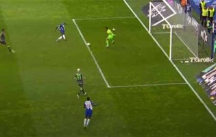 Renan Ribeiro protagoniza defesa espetacular no último grito – FC Porto 2-1 Sporting CP