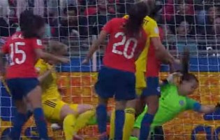 Christiane Endler faz defesa de nível no último grito – Chile 0-2 Suécia