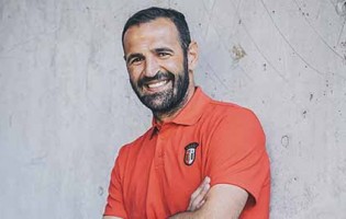 Eduardo Carvalho assina regresso ao SC Braga