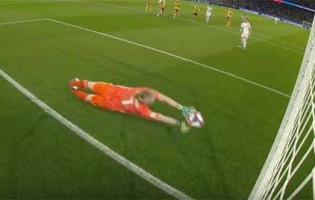 Hedvig Lindahl vale quartos-de-final do Mundial ao defender penalti – Suécia 1-0 Canadá
