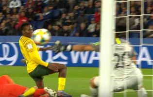 Kaylin Swart destaca-se em três intervenções vistosas – China 1-0 África do Sul