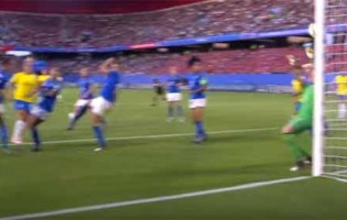 Laura Giuliani e Bárbara Barbosa destacam-se em defesas vistosas – Itália 0-1 Brasil