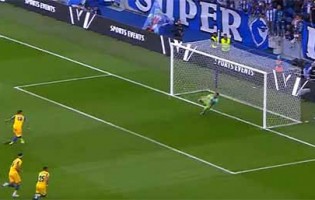 Benjamin Lecomte defende penalti e evita outros golos – FC Porto 0-1 AS Monaco (Amigável)