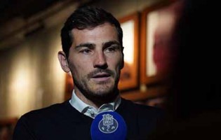 Iker Casillas no staff diretivo do FC Porto “enquanto recupera do problema de saúde”