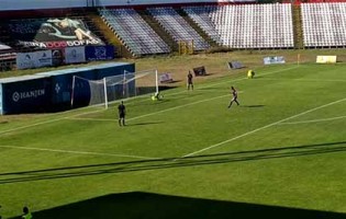 Ivo Gonçalves estreia-se e defende penalti decisivo no desempate – Leixões SC 0-0 CD Cova da Piedade (Taça da Liga)