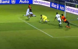 Douglas Jesus impede auto-golo em defesa inusitada – CD Feirense 0-1 Vitória SC (Taça da Liga)