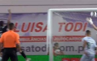Giorgi Makaridze resvala perigo para trancar a baliza – Vitória FC 0-0 Moreirense FC