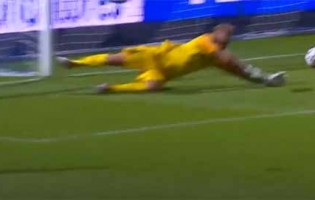 Pawel Kieszek desvia remates em situações de aperto após sofrer com interferência – FC Famalicão 1-0 Rio Ave FC