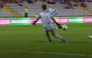 Ricardo Ferreira sai para evitar outro golo no um-para-um – Moreirense FC 1-0 Portimonense SC