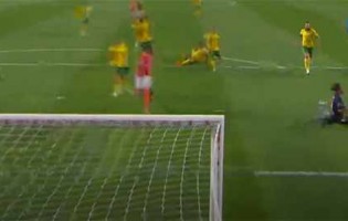 Ricardo Ribeiro faz-se valer no um-para-um – SL Benfica 5-0 FC Paços de Ferreira