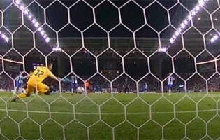 Agustín Marchesín defende, precipita-se e faz defesa de último grito – FC Porto 3-0 Vitória SC