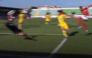 Cláudio Ramos entrega o corpo e cara a defesa espetacular – CD Tondela 0-0 CD Santa Clara