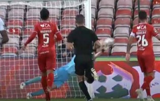 Dênis evita dois golos entre destaque e precipitação – Gil Vicente FC 0-0 Vitória FC