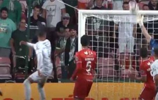 Giorgi Makaridze espalma cabeceamento – Gil Vicente FC 0-0 Vitória FC