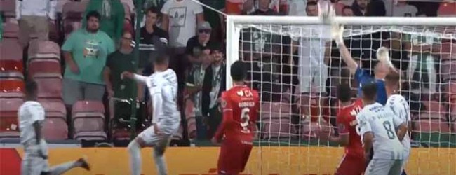 Giorgi Makaridze espalma cabeceamento – Gil Vicente FC 0-0 Vitória FC