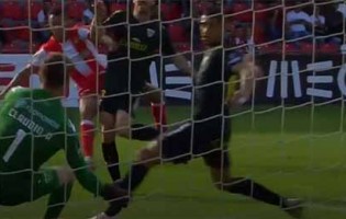 Cláudio Ramos tranca a baliza em defesa complciada – CD Aves 0-1 CD Tondela