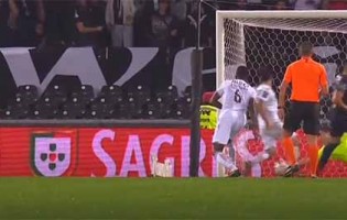 Douglas Jesus defende de forma destacável após reposição – Vitória SC 5-0 Os Belenenses