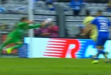 Guillermo Ochoa sofre mas destaca-se em defesas espetaculares – Cruz Azul 5-2 Club América