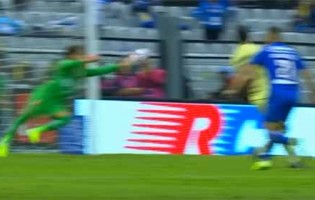 Guillermo Ochoa sofre mas destaca-se em defesas espetaculares – Cruz Azul 5-2 Club América