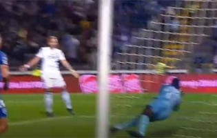 Hervé Koffi erra em dois golos sofridos e termina jogo com defesa vistosa – FC Famalicão 3-1 Os Belenenses