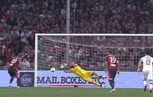 Pepe Reina erra em golo, comete e defende penalti no fim do jogo – Genoa FC 1-2 AC Milan