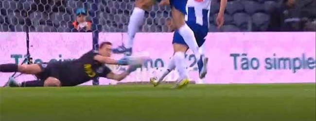 Agustín Marchesín tranca a baliza em desvio – FC Porto 2-0 FC Paços de Ferreira
