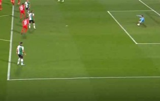 Dênis responde com várias defesas no duplo duelo do Gil Vicente FC frente ao Sporting CP