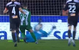 Jair Mosquera defende grande penalidade e assina defesa espetacular – AC Marinhense 0-2 Rio Ave FC