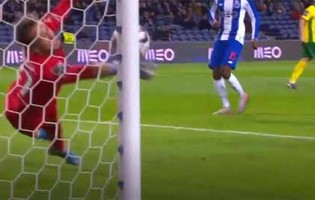 Ricardo Ribeiro destaca-se em diversas defesas – FC Porto 2-0 FC Paços de Ferreira