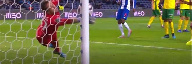 Ricardo Ribeiro destaca-se em diversas defesas – FC Porto 2-0 FC Paços de Ferreira