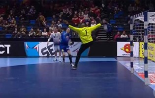 Alfredo Quintana espetacular a defender e a marcar – Portugal 28-25 França (Euro 2020)