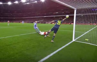 Emiliano Martínez faz defesa espetacular no último grito – Arsenal FC 1-0 Leeds United FC