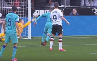 Marc-André Ter Stegen defende penalti e assina defesa de último grito – Valencia CF 2-0 FC Barcelona