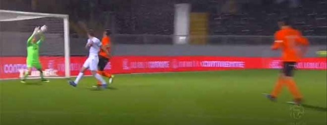 Pawel Kieszek impede golo em defesa vertiginosa – Vitória SC 1-2 Rio Ave FC