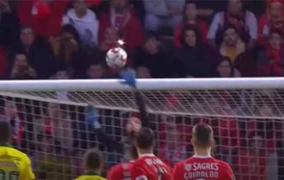 Ricardo Ribeiro assina duas defesas vistosas – FC Paços de Ferreira 0-2 SL Benfica