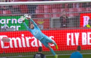 André Moreira voa em defesa espetacular – SL Benfica 3-2 Os Belenenses
